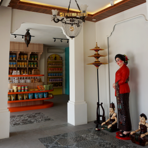 Interior Toko Olah Oleh Raminten oleh Jasa Interior Jogja